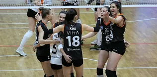 Eczacıbaşı VitrA, serideki ilk maçı aldı