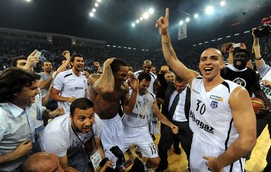 Beşiktaş Milangaz Şampiyonluk kutlamaları