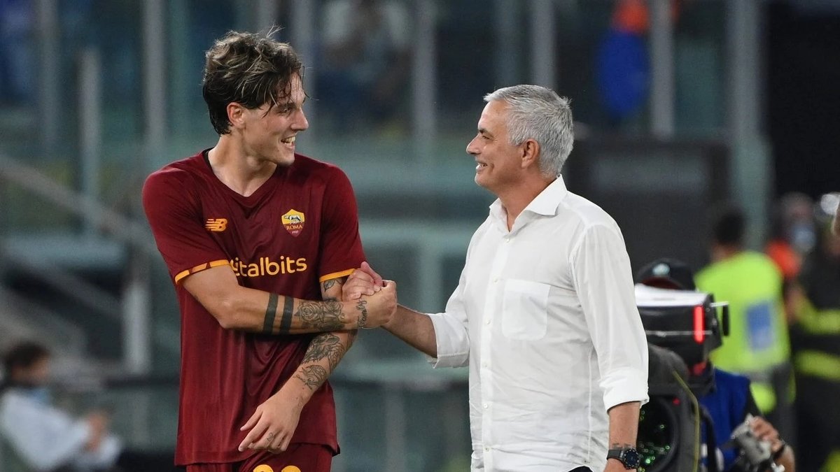 Zaniolo'dan Jose Mourinho'ya büyük övgü! İşte gündem olan o sözler Zaniolo'dan Jose Mourinho'ya büyük övgü! İşte gündem olan o sözler
