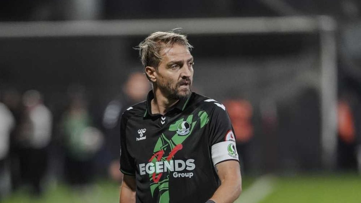 Sakaryaspor'da Caner Erkin'in sözleşmesi feshedildi