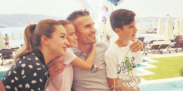 Van Persie'nin anısı sosyal medyayı salladı - Son dakika ...