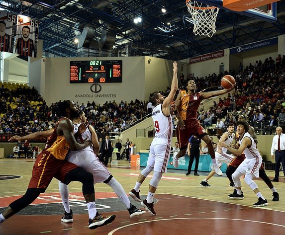 Galatasaray taraftarları isyan etti! O isimlere büyük tepki