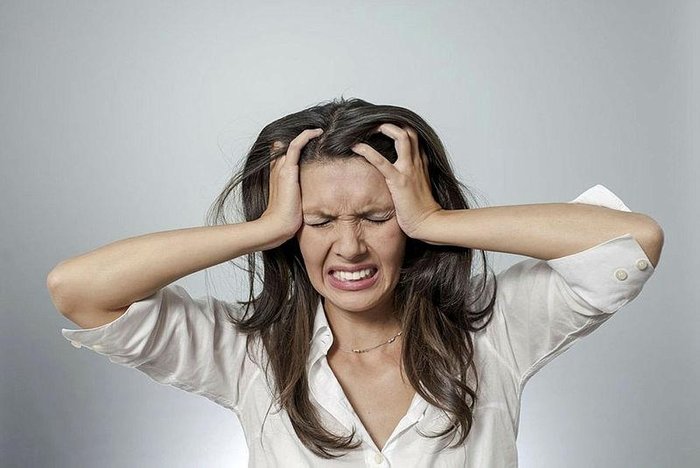 kume-bas-agrisi-cluster-headache-nedir-kume-bas-agrisi-belirtileri-nedir-tedavisi-var-mi-neden-olur-genetik-mi-1690783427092.jpeg