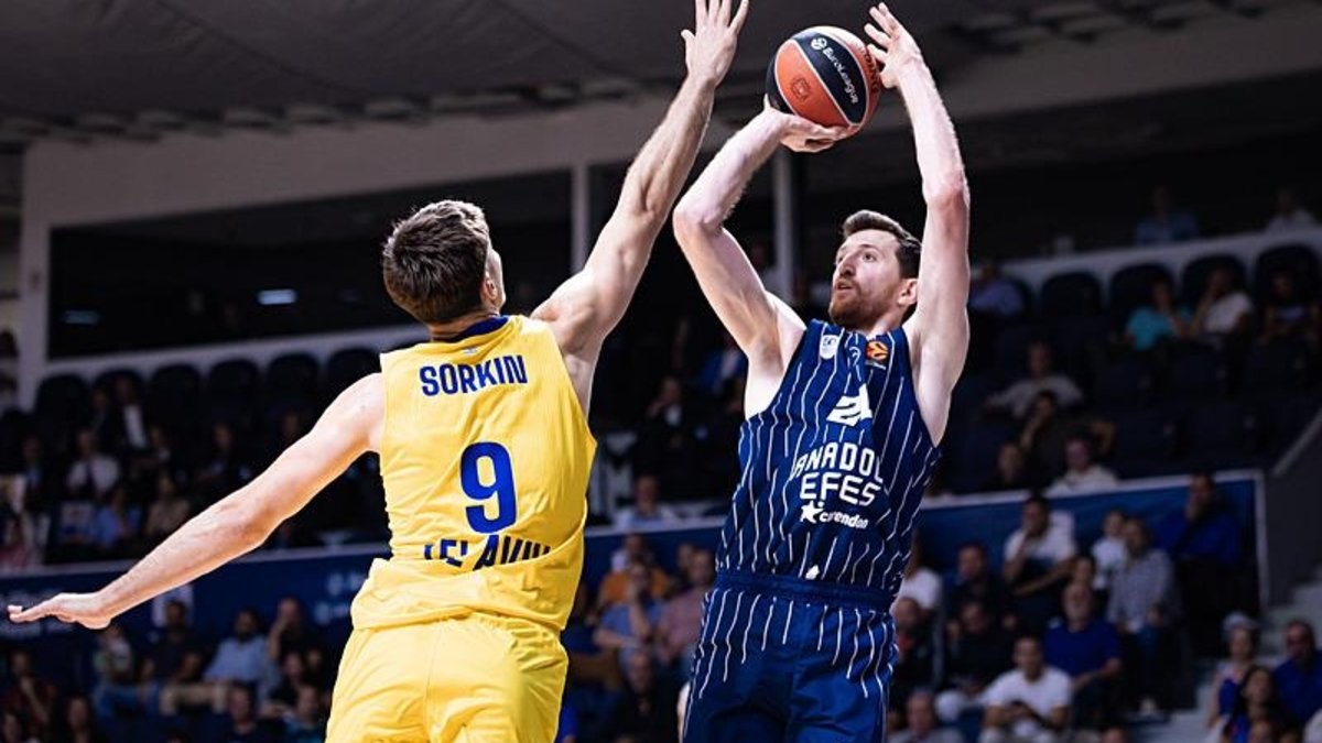 Anadolu Efes kazandı