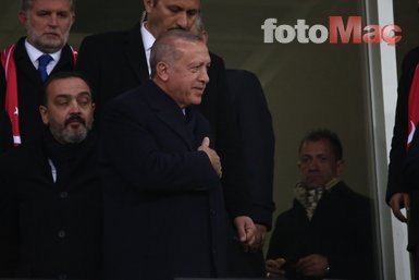 Başkan Erdoğan Türkiye - Moldova maçı için Yeni Eskişehir Stadyumu’nda izledi