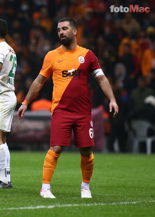 Galatasaray'da Arda Turan'dan emeklilik açıklaması!