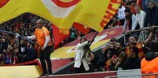 Galatasaray’ın yengesi tribünleri coşturdu!