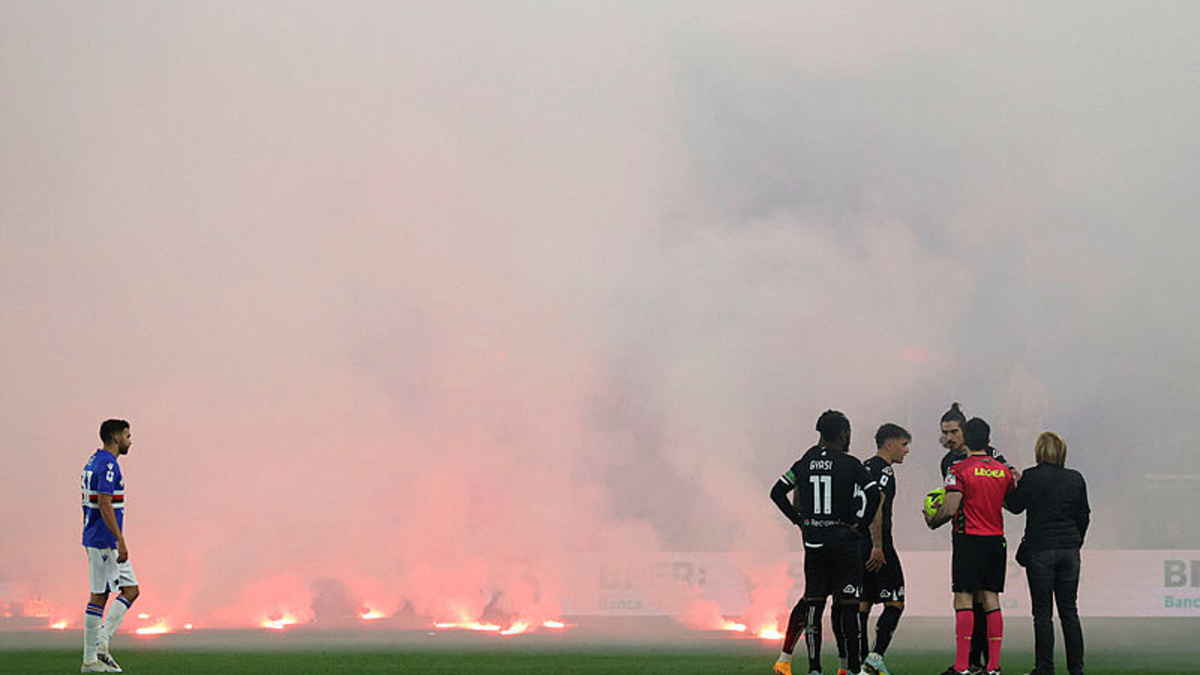 İtalya'da olaylı derbi! Genoa ile Sampdoria...