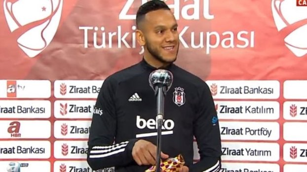 A gift from Turkuvaz Medya to Beşiktaş's Josef de Souza before the Konyaspor match!  #