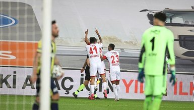 Fenerbahçe - Antalyaspor maçında Altay Bayındır ile Tisserand arasında büyük anlaşmazlık!