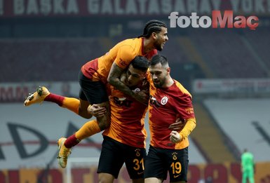 Son dakika spor haberleri: Galatasaray - BB Erzurumspor maçında dikkat çeken kare! Fatih Terim ve Mohamed...