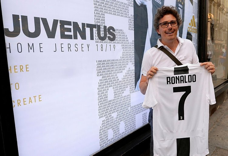 Juventus'ta Ronaldo formaları kapış kapış!