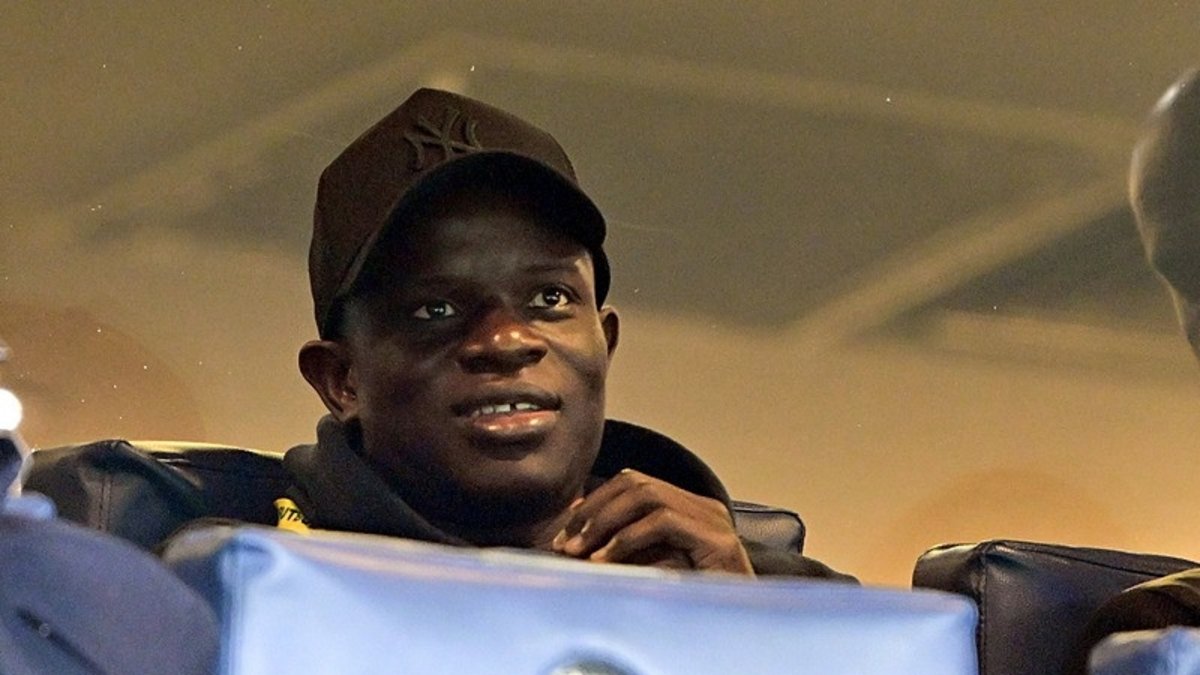 Fenerbahçe'nin yeni transferleri N'Golo Kante ve Sidiki Cherif Kadıköy'de!