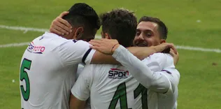 Denizlispor’da yönetimden oyunculara jest