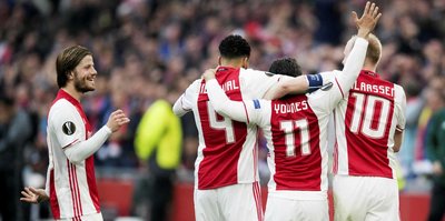 Ajax, Lyon'u perişan etti!