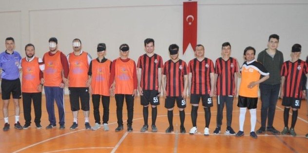 Görme engellilerden futsal maçı