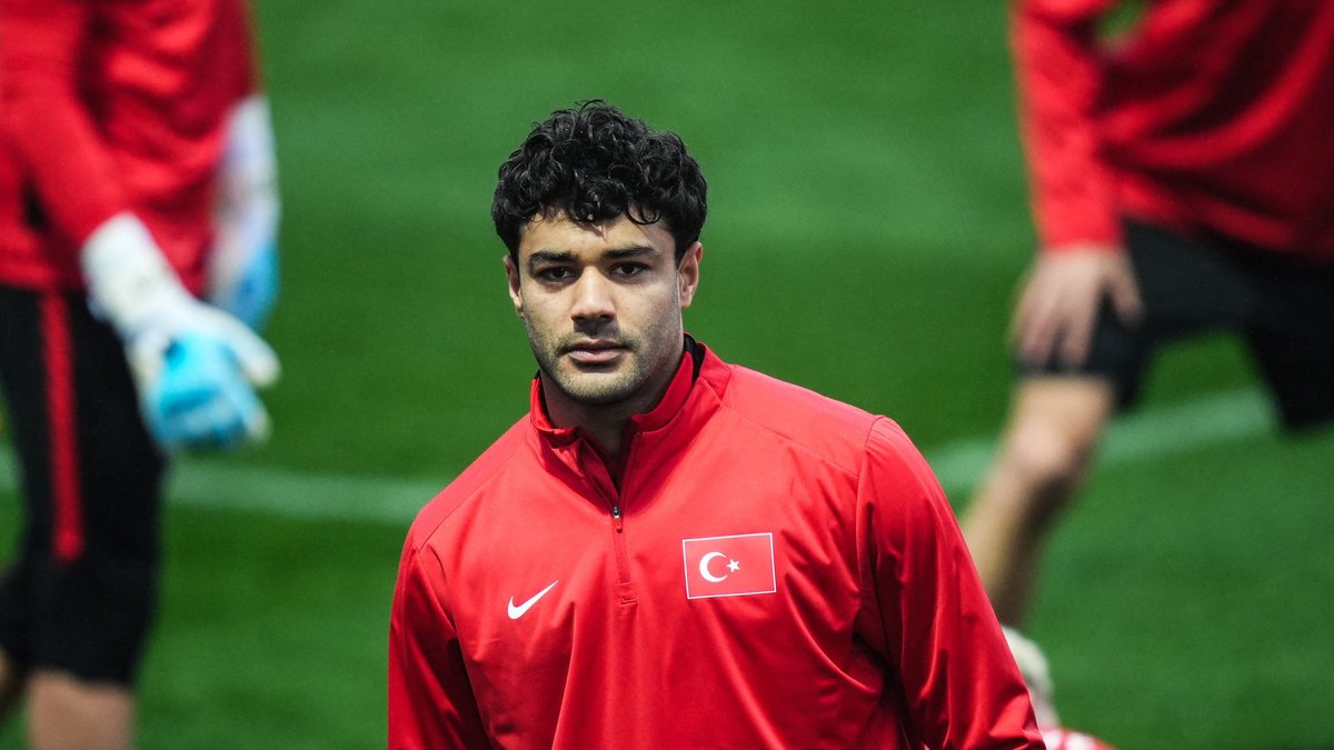 Galatasaray'da Ozan Kabak gelişmesi! İmzayı atıyor