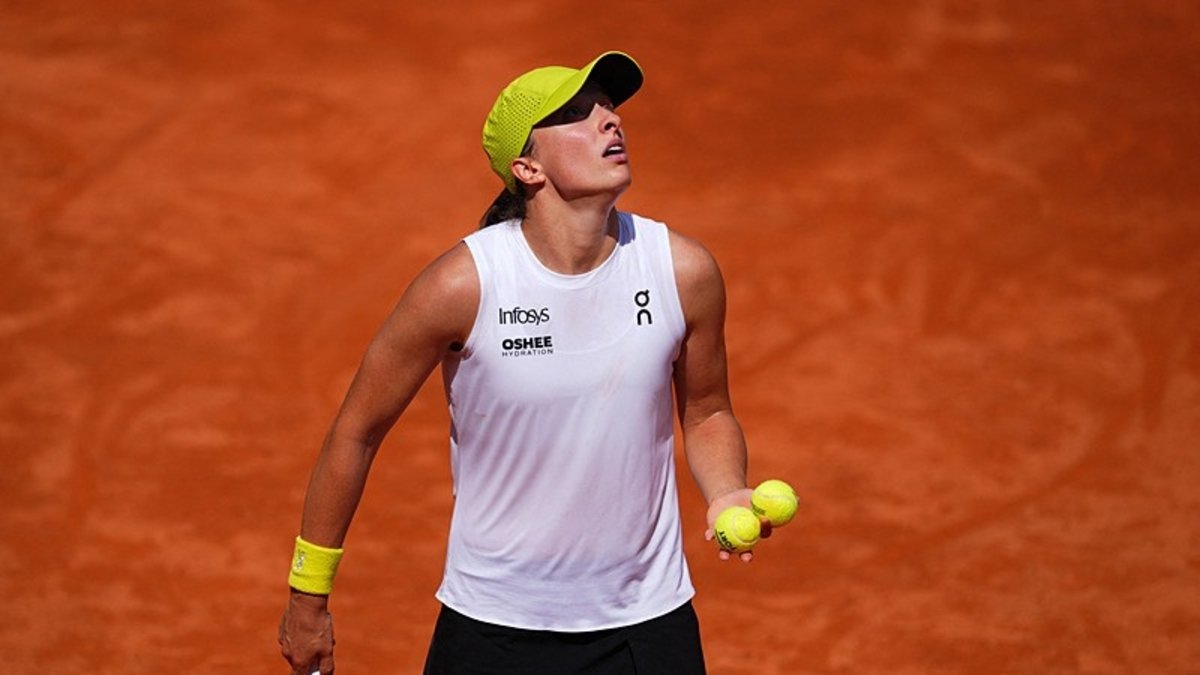 Toprağın kraliçesi Swiatek, Roland Garros'ta üst üste 4. şampiyonluk için korta çıkacak Toprağın kraliçesi Swiatek, Roland Garros'ta üst üste 4. şampiyonluk için korta çıkacak