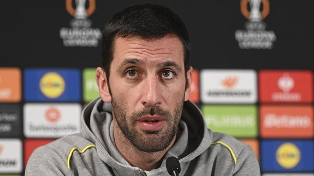 Fenerbahçe'de Salvatore Foti: Zorlu rakipler olacak ama... Fenerbahçe'de Salvatore Foti: Zorlu rakipler olacak ama...