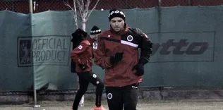 Ümit Özat takımı toparladı