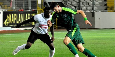 Bursaspor hazırlık maçında Ümraniyespor'u 2-1 yendi