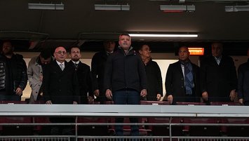 Başkan Saran tribünde