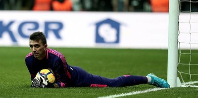 Muslera’ya antrenör aranıyor