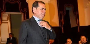 Söz Dursun Özbek’te