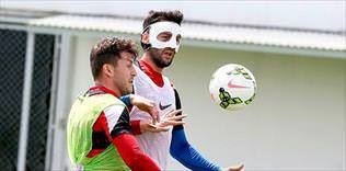 'Zorro Mustafa' sahneye çıktı