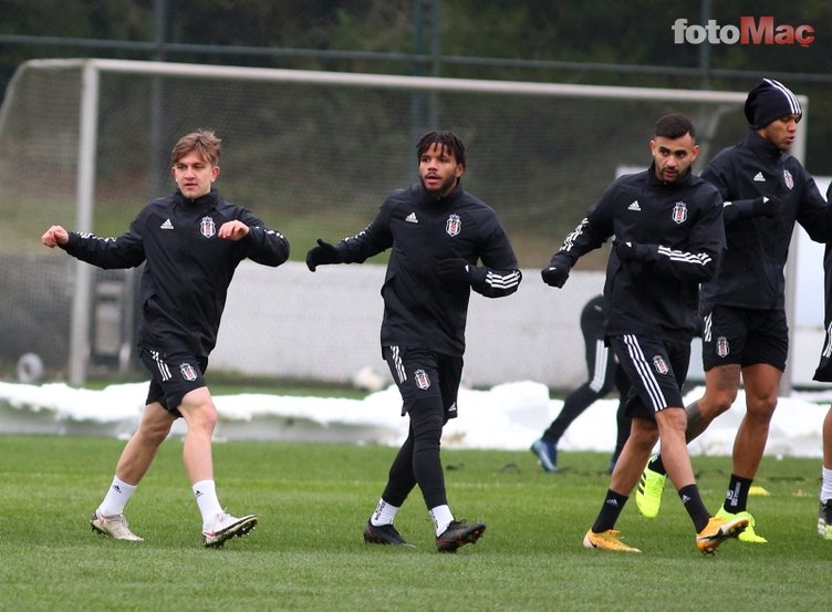 Süper Lig'de dev kapışma! Beşiktaş - Galatasaray derbisinde 11'ler netleşti