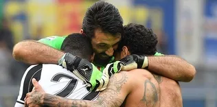 Buffon, Boniperti’nin rekorunu kırdı