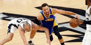Curry yine başrolde
