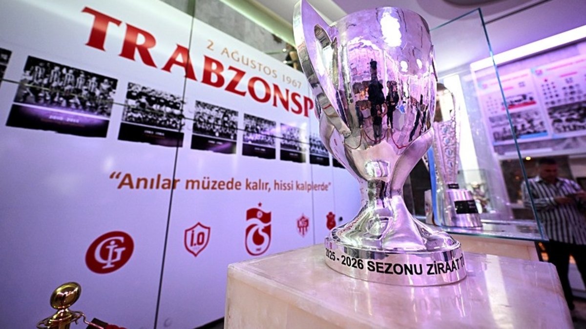 Kupa sergileniyor