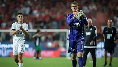 Kaleci Nübel gol aradı