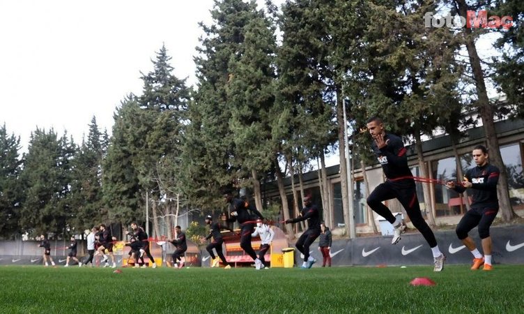 Galatasaray'da Emre Akbaba krizi çözüldü! İşte görüşmenin detayları