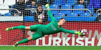 Ter Stegen sözleşmesini uzattı