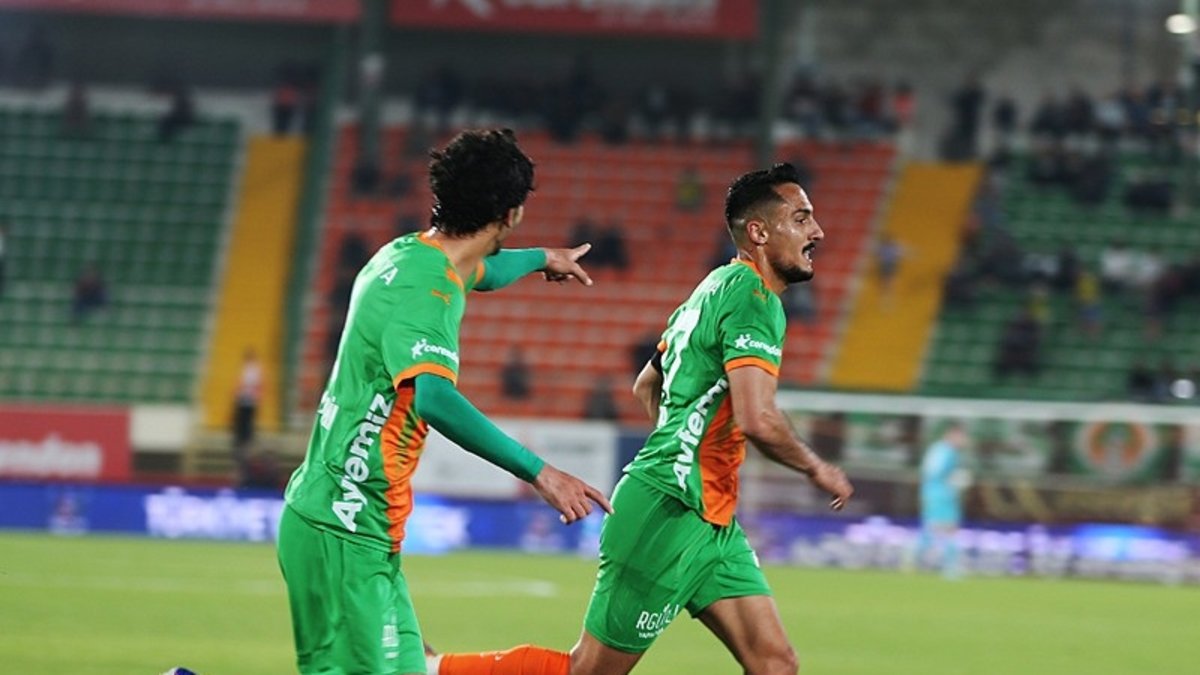 Trabzonspor'dan yerli hamlesi! İbrahim Kaya listeye eklendi