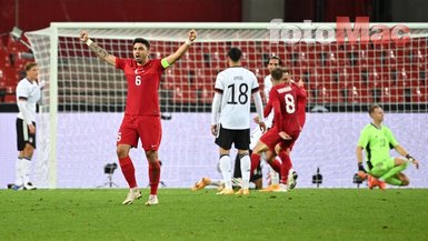 Almanya - Türkiye maçı sonrası milli yıldız için flaş sözler! Sergen Yalçın’a pay verilsin