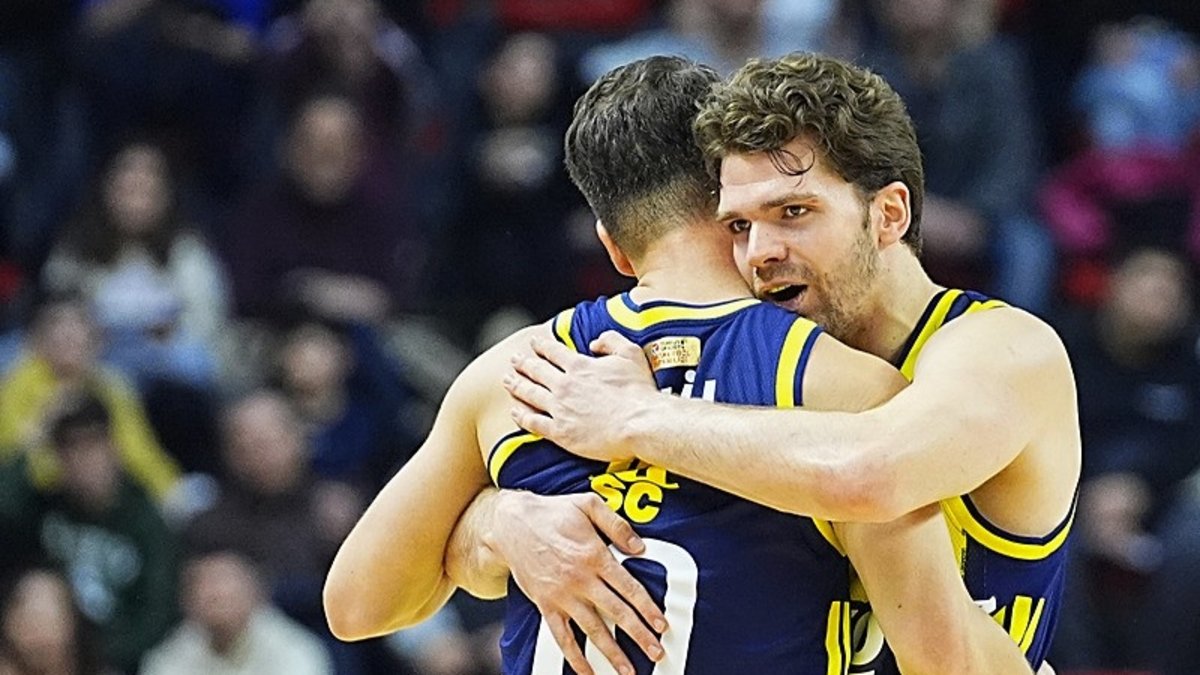 EuroLeague'de ertelenen Olympiakos-Fenerbahçe Beko maçı yarın oynanacak