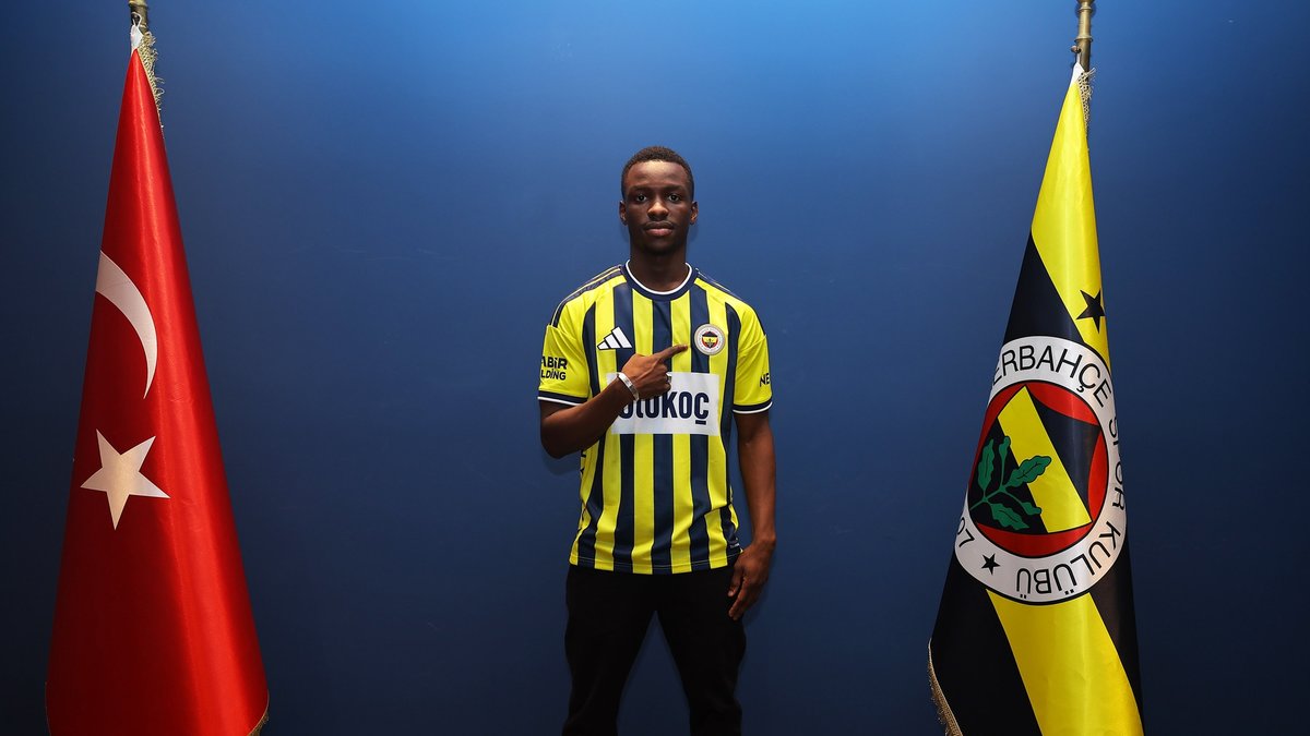 Fenerbahçe, Amara Diouf'u resmen açıkladı!