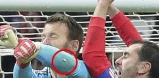 Futbol tarihine geçen kare! Diego Godin...
