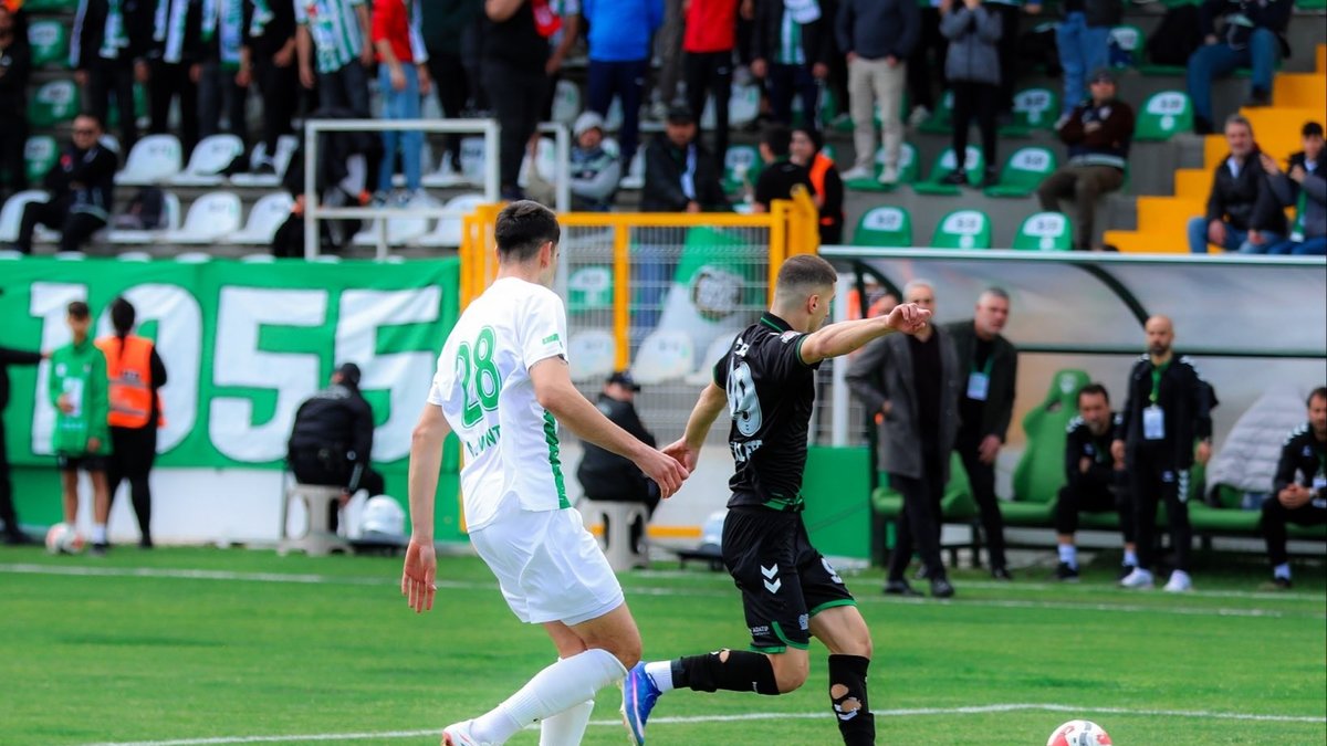 Serik Belediyespor evinde Sakaryaspor'u 2 golle geçti!