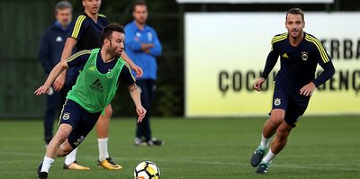 Valbuena ve Soldado zirvede