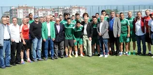 Bursaspor’a efsanelerden moral desteği