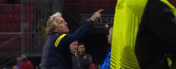 Rennes Fenerbahçe maçında Jorge Jesus çılgına döndü! Tribünler... - 1