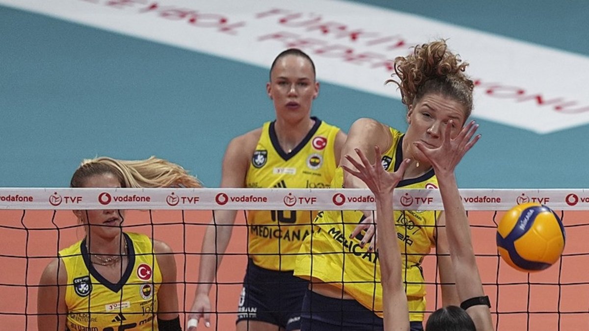 Voleybolda dev derbi