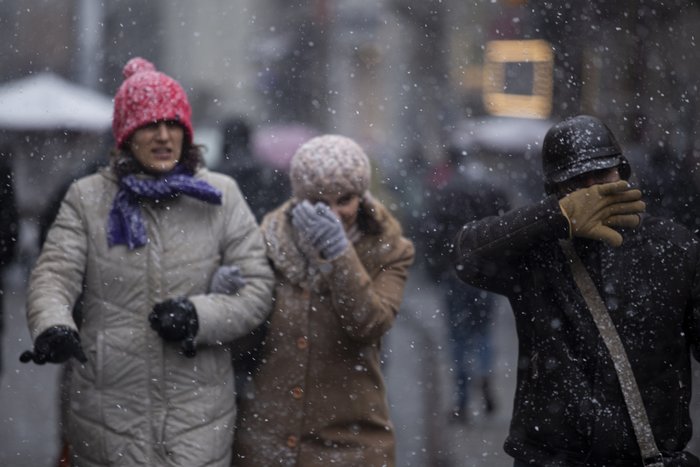 istanbulda-yeniden-beyaz-alarm-uzmanlar-tarih-verdi-kar-kapida-1767689569540.jpg İstanbul'a kar yağacak mı?