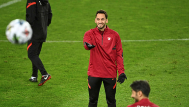 Hakan Çalhanoğlu'ndan Galatasaray'a sıcak mesaj! Transfer...