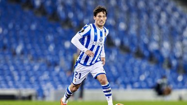 Real Sociedad 37 yaşındaki David Silva ile 1 yıl sözleşme uzattı