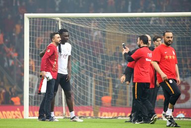 Galatasaray’ın tarihi antrenmanından kareler